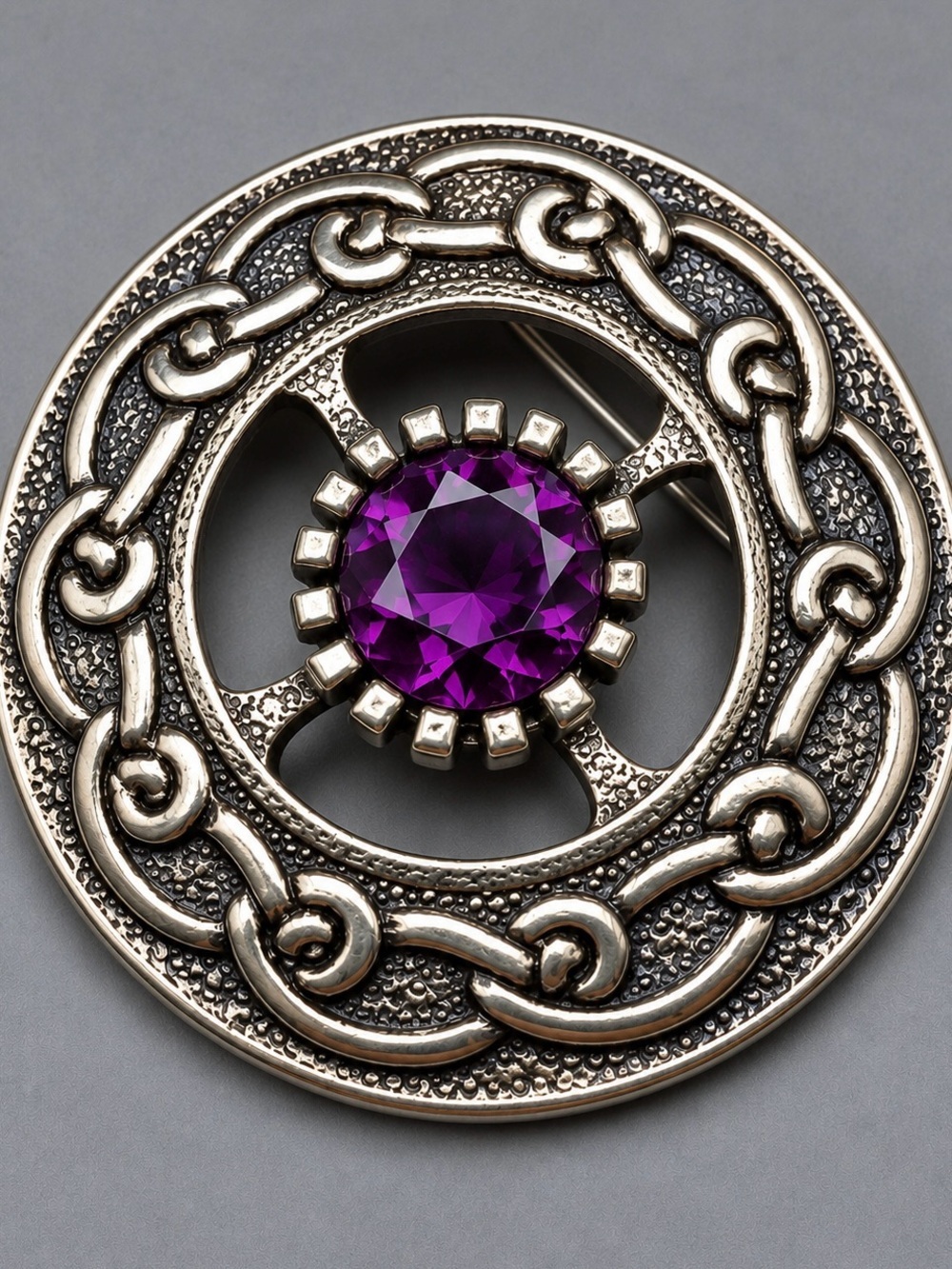 🦃🦃🦃Vintage Celtic Round Brooch with Purple Gem #cz428